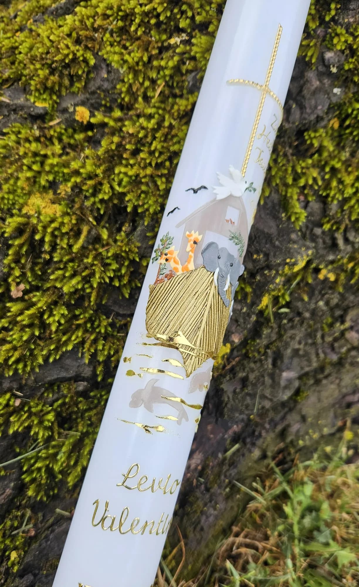 Taufkerze mit Arche Noah, Elefant, Giraffen und goldenen Wellen